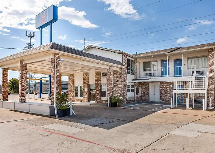 Hotel 6 Worth - Northside