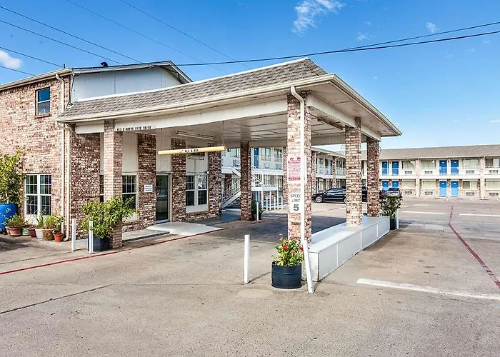 Hotel 6 Worth - Northside *