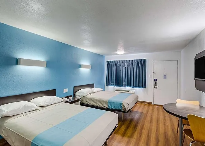 6 Worth - Northside Hotel *