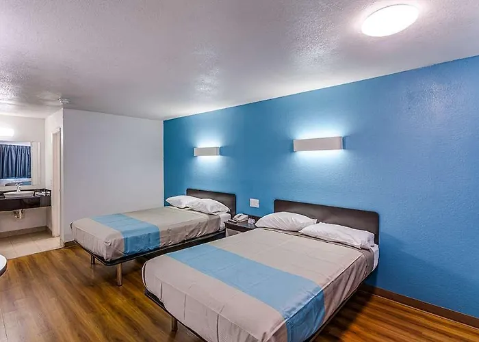 Hotel 6 Worth - Northside Fort Worth