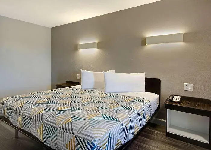 6 Worth - Northside Hotel Fort Worth