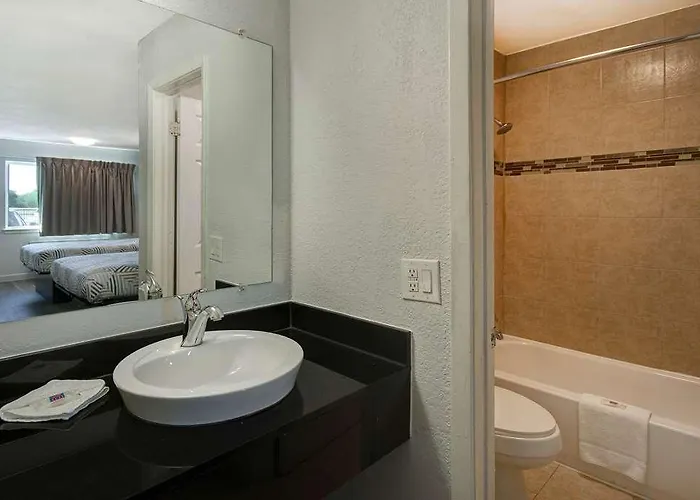 Hotel 6 Worth - Northside *