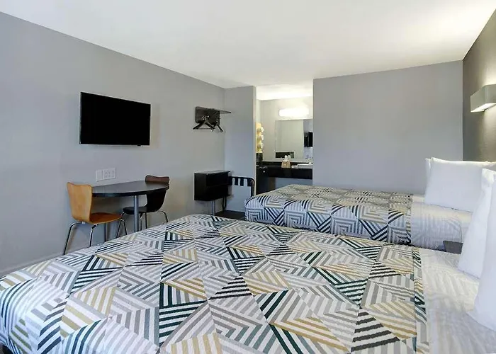 6 Worth - Northside Hotel *