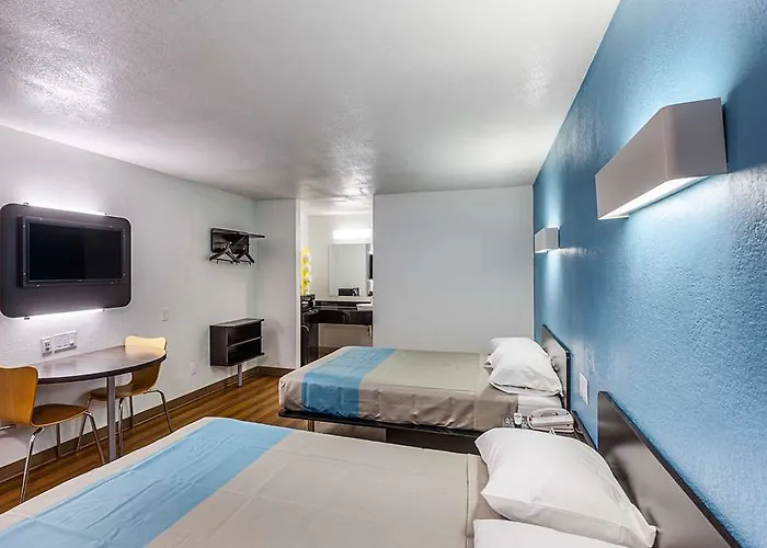 Hotel 6 Worth - Northside Fort Worth